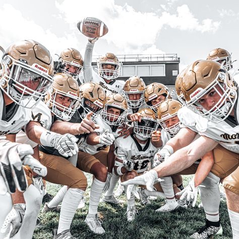 Part two ✌🏻with the Mac football varsity crew!! Can you tell that these photos were a blast to create?! My kiddos play football, and our family has been tried and true Bears fans for years, so this shoot let my creativity and passion run wild! We’re so excited to be a part of this football program. It’s in an exciting phase with so many young gentleman that are fired up. I’m excited to watch this team over the next handful of years!!! 🏈 Just obsessed with all the Sportraits happening arou... Senior Football Team Picture Ideas, Flag Football Team Pictures, Basketball Team Photoshoot Ideas, Football Team Photo Ideas, Individual Football Poses, Sports Group Photos, Team Football Pictures, Football Boys Pictures, Football Game Photo Ideas