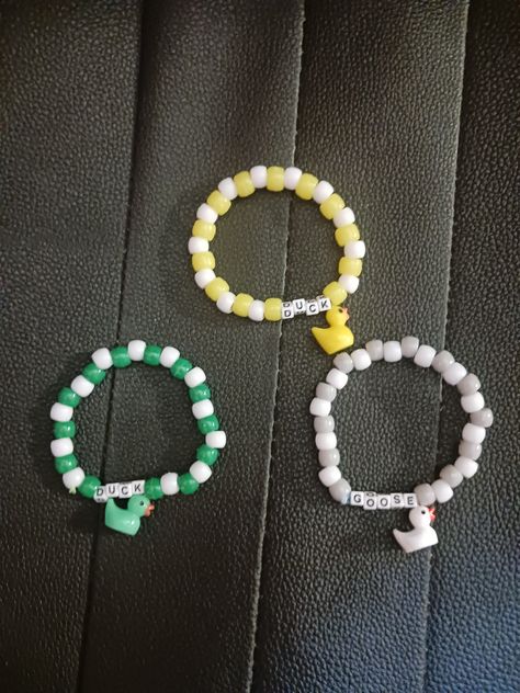 Matching Kandi Bracelet Ideas, Matching Bracelets For 3, Matching Kandi Bracelets For Couples, Trio Friendship Bracelets, Matching For Best Friends, Couple Bracelet Ideas, Funny Friendship Bracelets, Matching Bracelet Ideas, Matching Kandi Bracelets