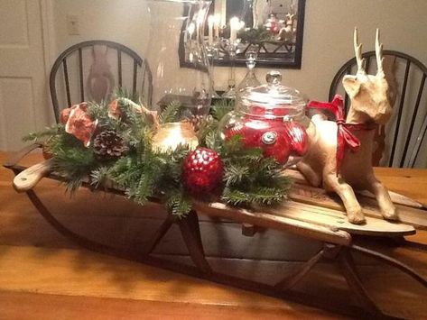 22 Country Christmas Decorating Ideas Enhanced with Recycled Crafts and Rustic Vibe Green Holiday Decor, Sled Decor, Christmas Buffet, Vintage Sled, Christmas Sled, Christmas Open House, Dining Room Table Centerpieces, Eco Friendly Christmas, Country Christmas Decorations