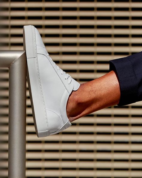 Business Casual Men White Sneakers, Mens White Dress Sneakers, Men White Shoes Outfits, Mens Dress Sneakers Outfit, White Leather Shoes Men, White Casual Shoes Men, Men’s Sneakers 2023, Men’s Casual Sneakers, Men’s Dress Sneakers