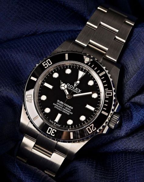 Rolex Submariner 124060 Moonswatch Strap, Rolex Submariner Black, Rolex Submariner No Date, Rolex Submariner, Outfit Casual, Men's Accessories, Arduino, Rolex Watches, Vintage Watches