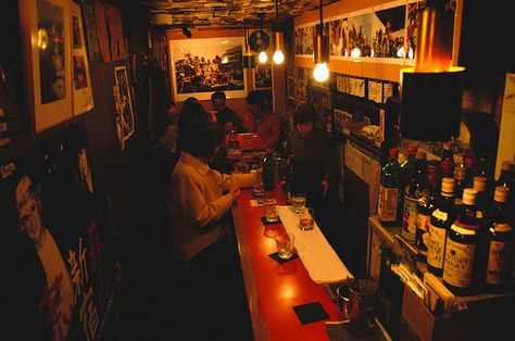 5 Seat Bars  Japan is filled with tiny bars with 5-seats and less. Such bars usually have plenty of atmosphere. They're the type of place where you become friends with the other patrons. Everyone joins in the conversation. Jazz Bar Japan, Japanese Dive Bar, Izakaya Bar, Listening Bar, Underground Bar, Japanese Bar, Things To Try, Jazz Bar, Coffee Shop Bar