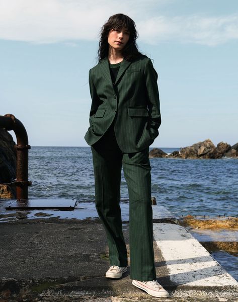 Queer Cocktail Attire, Masc Bride Outfit, Dark Green Suit Women, Masc Suit, Women Suits Wedding Guest, Plus Size Masc, Suits Wedding Guest, Green Suit Women, Dark Green Suit