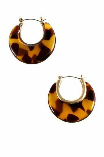 Tortoise Jewelry, Tortoise Shell Jewelry, Tortoise Earrings, Earrings Outfit, Silver Jewelry Diy, Plastic Earrings, Chunky Jewelry, Wooden Jewelry, Tortoise Shell