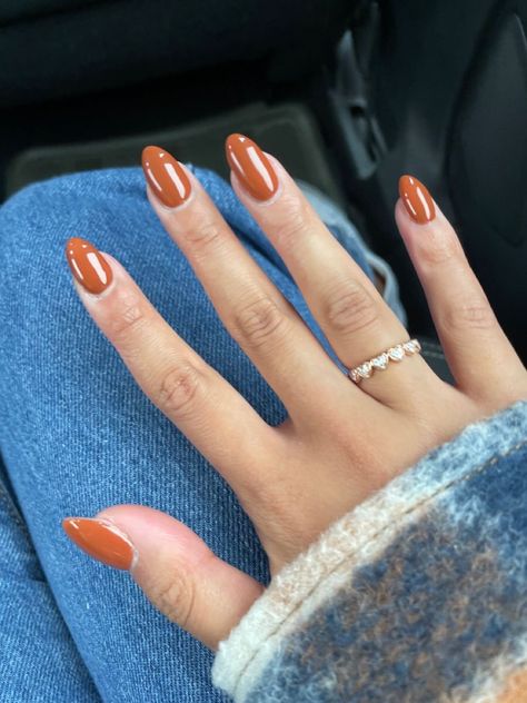 Gel Nails Terracotta, Orange September Nails, Burnt Orange Brown Nails, November Thanksgiving Nails, Between Summer And Fall Nails, Fall Nails Orange And Brown, Terracotta Nails Acrylic, Fall Solid Nails, Fall Season Nails Acrylic Short Almond