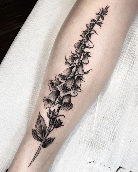 Foxglove Tattoo, White Flower Tattoos, Back Of Leg Tattoos, Wildlife Tattoo, Tasteful Tattoos, My Dear Friend, Sleeve Tattoos For Women, Snake Tattoo, Nature Tattoos