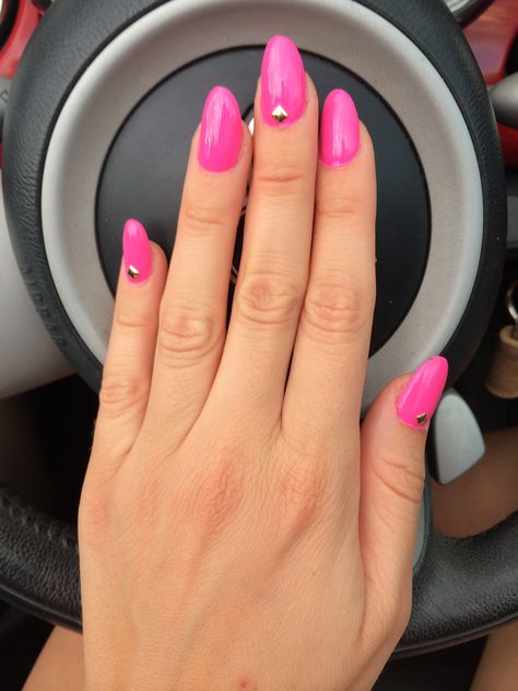 Acrylic nail design, pink acrylic, fushia pink nails, oval nails Hot Pink Oval Nails, Pink Nails Oval, Rounded Nails, Pink Oval Nails, Oval Acrylic Nails, Nails Oval, Opal Nails, Acrylic Nail Shapes, Weak Nails