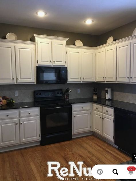 White Cabinets Black Appliances, Diy Kitchen Makeover Ideas, How To Paint Kitchen Cabinets, Paint Kitchen Cabinets, Kitchen Makeover Ideas, Modern Outdoor Kitchen, Kitchen Diy Makeover, Black Appliances, Kitchen Decor Inspiration