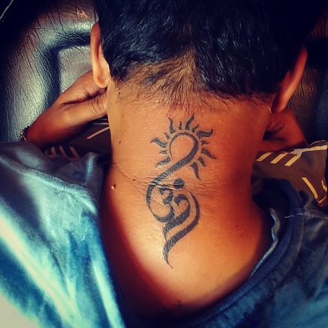 Sun Neck Tattoo, A Sun Tattoo, Sun Tattoo Designs, Om Tattoo, Sun Tattoos, Tattoo Bracelet, Dragon Tattoo Designs, Sun Tattoo, Tattoo Set