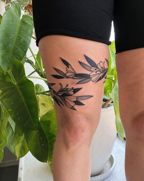 Top 47 Best Honeysuckle Tattoo Ideas - [2021 Inspiration Guide] Honeysuckle Tattoo, Wrap Around Tattoo, Wrap Tattoo, Art Flash, Vine Tattoos, Back Of Shoulder Tattoo, Botanical Tattoo, Knee Tattoo, Line Work Tattoo