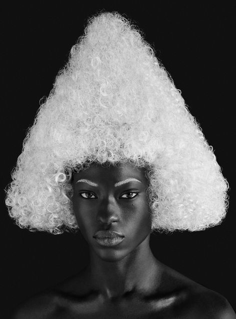 Black Women Self Portrait, Black Bald Women, Camille Mendes, Short Dyed Hair, Editorial Hair, Black Photography, Fantasy Hair, Beauty Shoot, Afro Punk