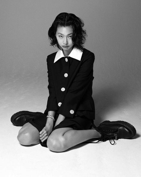 ❦ on Twitter: "hoyeon jung for dazed korea february21 by yeongjun kim… " Hoyeon Jung, Dazed Korea, Mode Editorials, Siluete Umane, 사진 촬영 포즈, Photographie Portrait Inspiration, Female Pose Reference, Anatomy Poses, Photographie Inspo