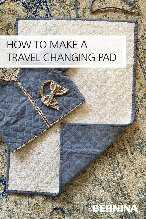 Changing Pad Diy, Changing Pad Pattern, Baby Shower Gifts To Make, Travel Changing Pad, Portable Changing Pad, Baby Changing Station, Baby Bibs Patterns, Sewing Baby Clothes, Baby Changing Pad