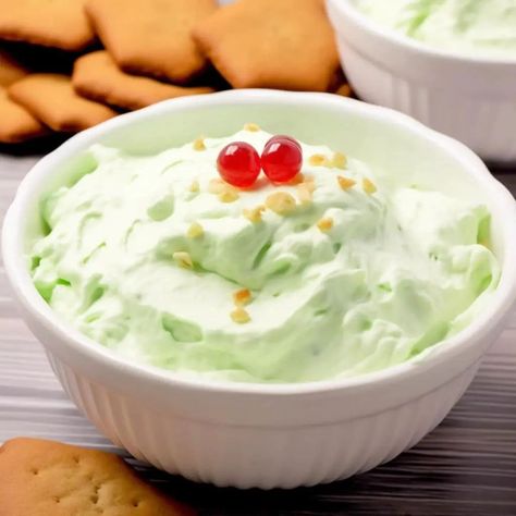 Pineapple Dip Recipe, Pineapple Dip, Greek Yogurt Flavors, Christmas Appetizer, Coconut Pudding, Brunch Spread, Pistachio Pudding, Sweet Dips, Biscuit Bake