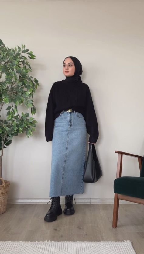 Skirt Outfits With Hijab, Denim Skirt Outfit For Hijab, Denim Dress Hijab Outfit, Long Denim Skirt Outfit Hijab, Women Hijab Outfit, Hijabi College Outfits, Winter Outfits Hijab Style, Muslimah Fashion Outfits Simple, Long Skirts Winter