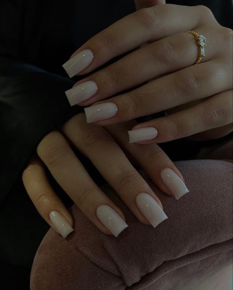 Milky White Nails Black Women, Milk White Nails, Petite Nails, Simple French Style, Press On Nails White, Milk Nails, Gel Fake Nails, Square Gel Nails, Milky Nails