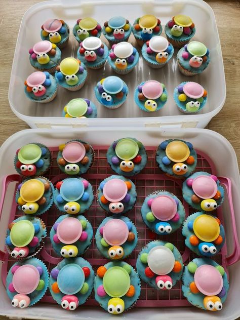 Muffin Birthday, Muffins Kindergarten, Birthday Muffins, Monster Muffins, Muffins Decoration, Muffin Cake, Party Food Buffet, Kids' Party, Pokemon Party