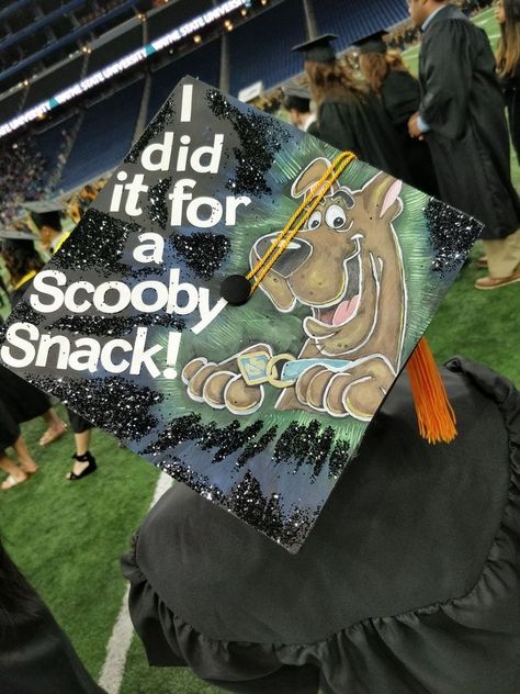 Graduation Cap Friends Tv Show, Meme Grad Cap Ideas, Cartoon Graduation Cap Ideas, Graduation Cap Designs Sports, Shrek Graduation Cap, Horror Graduation Cap, Unique Graduation Cap Designs College, Graduation Cap Designs Boys, High School Grad Cap Ideas Senior Year