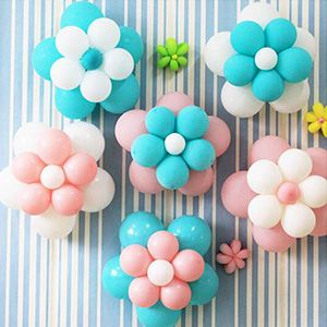 Balloon Flower Decorations, Plastic Balloons, Balloon Chain, Balloon Crafts, Diy Balloon Decorations, Birthday Balloon Decorations, Birthday Halloween Party, Balloon Flowers, Balloon Diy