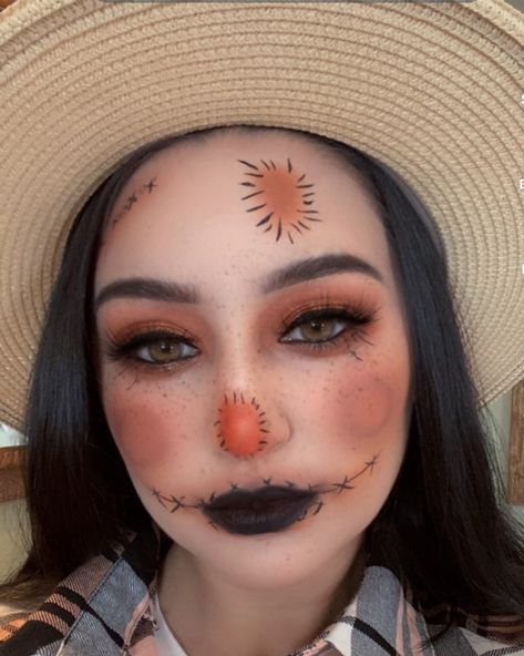 Scarecrow where? More like a gorgeous crow! 😍 @_jennyydior used our Moisture Lip Color in the shade 'Black Velvet' to create this scarecrow-inspired look 🧡 Available online at www.lacolors.com 🧡 Female Scarecrow Costume, Cute Scarecrow Makeup, Crow Makeup, Scarecrow Halloween Makeup, Scarecrow Makeup, Scarecrow Halloween, Halloween Scarecrow, Halloween Makeup Inspiration, Face Painting Designs