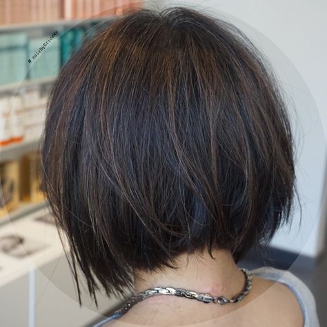 Razored Ends Bob, Razor Bob, Short Black Hair, Messy Bob Hairstyles, Blonde Bob Hairstyles, Short Hair Lengths, Choppy Bob Hairstyles, Gray Hair Cuts, Chin Length Hair