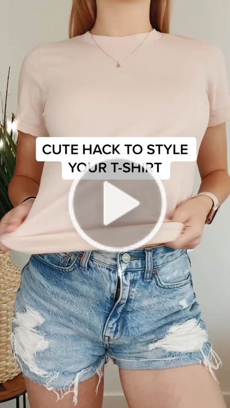 Hannah Warling (@hannahwarling) has created a short video on TikTok with music Cardigan. | what’s your fave type of video to see?? let me know in the comments! 💫 #tiktokpartner #fashion #tiktokfashion #diy #girlhacks #hacklife #tshirt | CUTE HACK TO STYLE YOUR T-SHIRT | hit the follow button for more tips! 🦋 How To Crop A Shirt, How To Tie A Shirt Knot, Style A T Shirt, How To Tie A Shirt, Tie A Shirt, How To Clean White Shoes, Shirt Knot, Oversize Tshirt Outfits, T Shirt Hacks