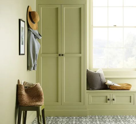 This is Behr's 2020 Color of the Year | Apartment Therapy Behr Colors, Behr Paint Colors, Trending Paint Colors, Behr Paint, Green Paint Colors, Green Room, Paint Companies, Décor Diy, Back To Nature