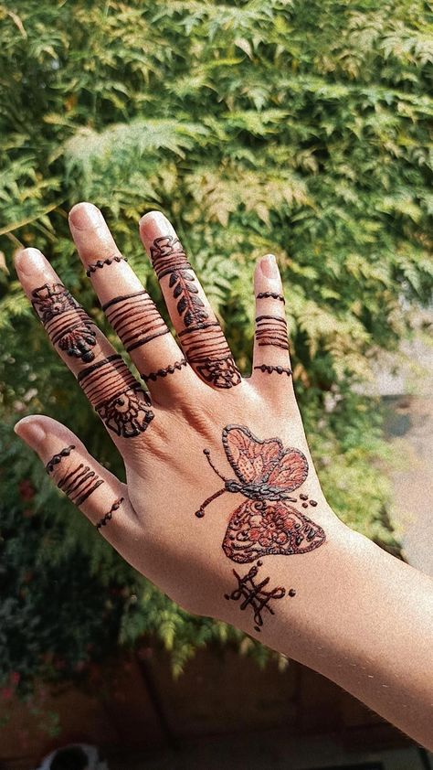 Aesthetic Eid Mehndi, Mehndi Aesthetic, Mehendi Aesthetic, Aesthetic Eid, Eid Mehndi, Mehndi Designs For Fingers, Henna Designs Hand, Henna Designs, Mehndi Designs