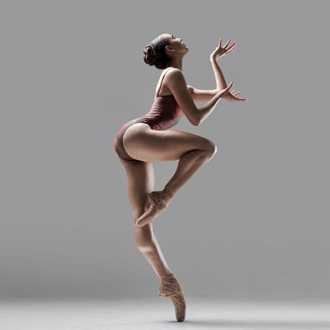 Maria Instagram, Ballerina Poses, Art Ballerina, Ballet Dance Photography, Dance Picture Poses, Dancer Poses, Dancer Pose, Dance Photography Poses, Gymnastics Poses