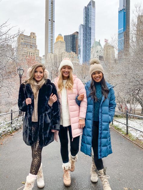 Nyc Day Trip Outfit Winter, Sorel Boots Outfit Winter, Nyc Christmas Outfit, New York Winter Fashion, New York Winter Outfit, Nyc Winter Outfits, Winter Nyc, Chicago Trip, York Christmas