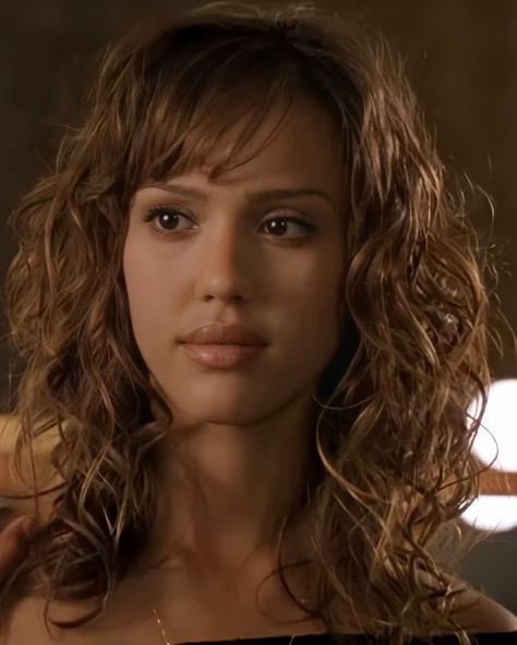 Jessica Alba Face, Honey Daniel, Honey Daniels, Jessica Alba Hair, S Haircut, Honey Hair, Dark Angel, Jessica Alba, Face Shape