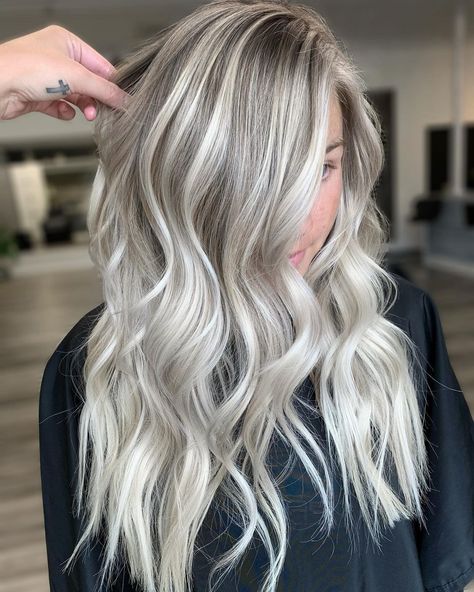 Blonde Hair Trends, Silver Hair Color Ideas, Ice Blonde Hair, Grey Blonde Hair, Tone Skin, Ash Blonde Hair Colour, Icy Blonde Hair, Silver Blonde Hair, Cool Blonde Hair