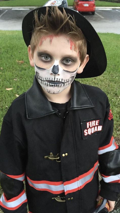 Skeleton firefighter Halloween costume for kids. DIY skeleton makeup Boys Skeleton Face Paint, Boys Dia De Los Muertos Makeup Ideas, Halloween Makeup Boys Kids, Boys Skeleton Makeup, Skeleton Boy Makeup, Skeleton Makeup Kids Boys, Skeleton Kids Makeup, Halloween Makeup Vampire Kids, Boy Skeleton Makeup