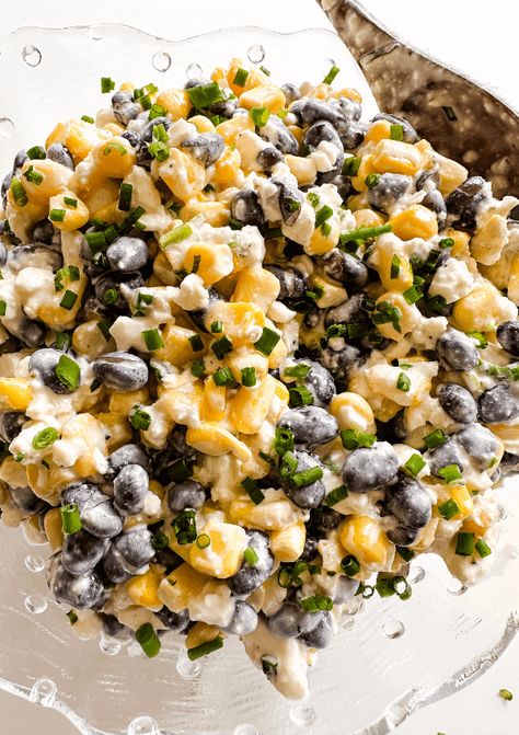 Corn Black Bean, Dinner Party Appetizers, Dip Recipes Appetizers, Black Bean Dip, Party Dip Recipes, Sauce For Salmon, Hot Appetizers, Appetizers For A Crowd, Feta Dip