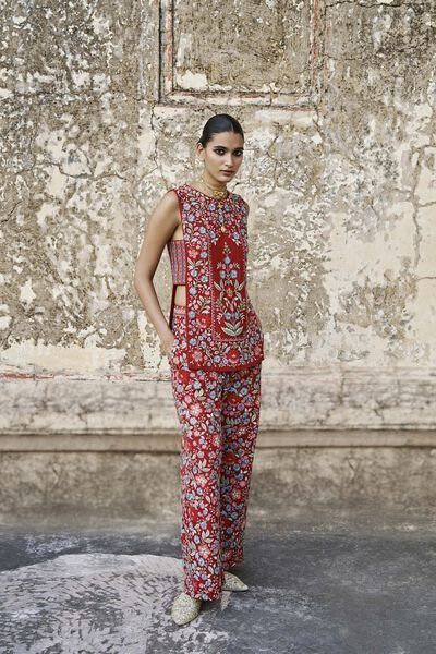 Rewild – Fashion For Good Anita Dongre Suits, Cotton Suit Designs, Silk Outfits, Denim Top Women, Mehendi Outfits, Silk Pant, Anita Dongre, Party Frocks, Corset Fashion