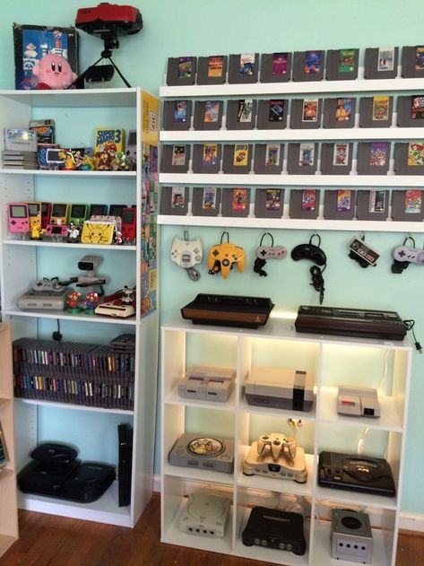 Video Games and Retro Console Collection Video Game Rooms Ideas, Games Console Room, Gaming Display Ideas, How To Display Video Games, Retro Video Game Display, Retro Game Room Design, Game Loft Ideas, Video Game Controller Storage, Video Game Basement