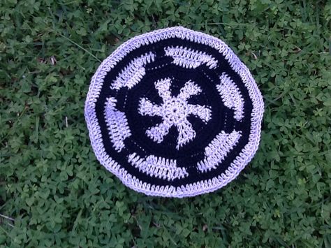 Star Wars Imperial Logo coaster Doily. Original pattern by Mallory Walleck. Star Wars Crochet Coaster, Ghibli Coaster Crochet, Crochet Star Coaster, Moon Coaster Crochet, Star Wars Coasters, Imperial Logo, Star Wars Crochet, Geek Crafts, Yarn Projects