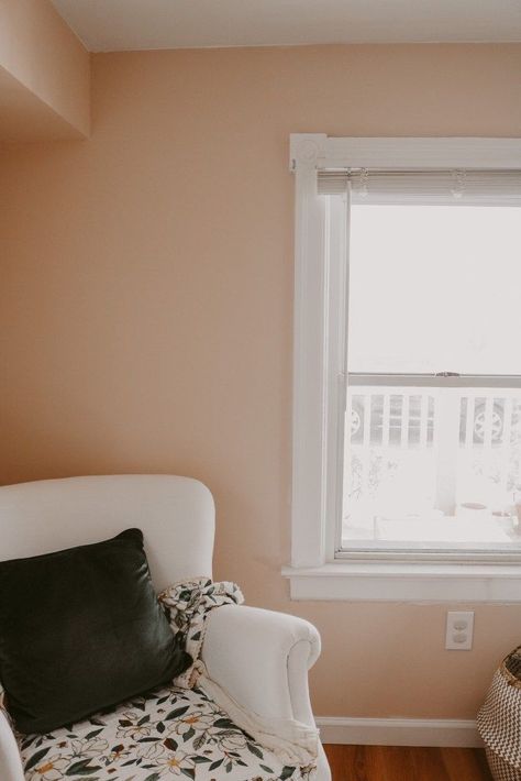 minimal room decor // baby room ideas// benjamin moore bashful // The post Daisy’s Minimal Bohemian Baby Room Reveal appeared first on Hey Katie. Benjamin Moore Bashful, Bohemian Baby Room, Minimal Room Decor, Trying To Be Better, Minimal Bohemian, White Blinds, Bohemian Baby, Bohemian Inspiration, Office Nook