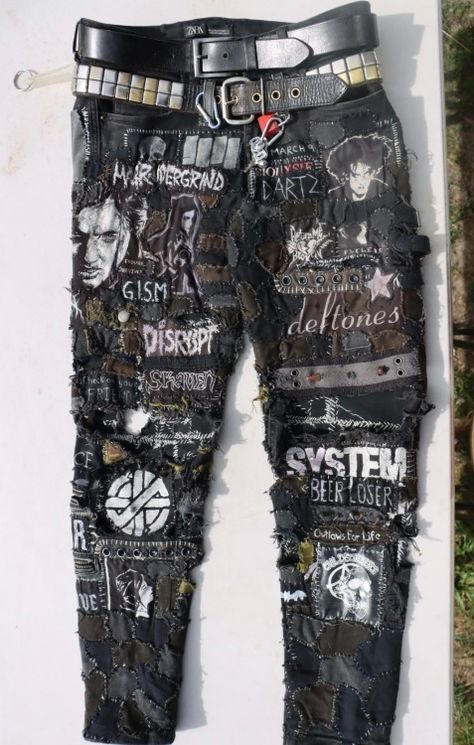 Men's Punk Fashion, Crust Punk Diy, Crust Pants Ideas, Crust Pants Punk, Crust Punk Jacket, Crust Pants Patch Ideas, Crust Punk Style, Crust Punk Aesthetic, Crust Punk Fashion