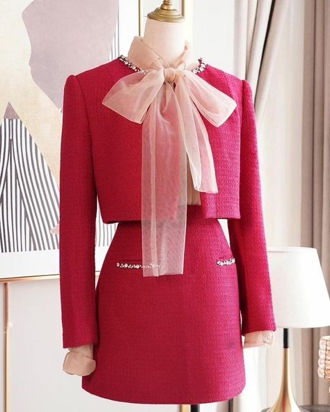 Rich Girl Winter Outfits, Outfit Ideas Rich, Rich Outfit Ideas, Corporate Barbie, Girl Winter Outfits, Chic Outfits Edgy, Tweed Fashion, Runway Fashion Couture, Winter Outfit Ideas