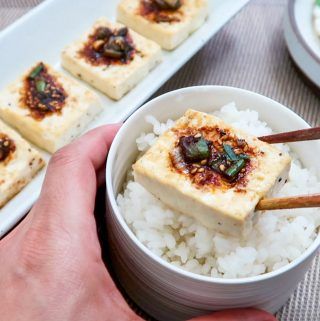 Korean Tofu Recipes, Chicken Rice Porridge, Korean Tofu, Foreign Recipes, Soy Sauce Marinade, Make Chicken Broth, Korean Side Dishes, Korean Chicken, Tofu Recipe