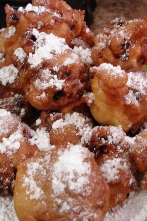 Oliebollen (Dutch Doughnuts) | "As a daughter of a full Dutch father, this is what we would look forward to EVERY New Years day. It was a tradition." #breakfastrecipes #brunchrecipes #breakfastideas #brunchideas #pastries #pastryrecipes #breakfastpastries Dutch Desserts, Netherlands Food, Dutch Cuisine, Doughnuts Recipe, Breakfast Pastries, Vegan Bread, Doughnut Recipe, Amish Recipes, Dutch Recipes