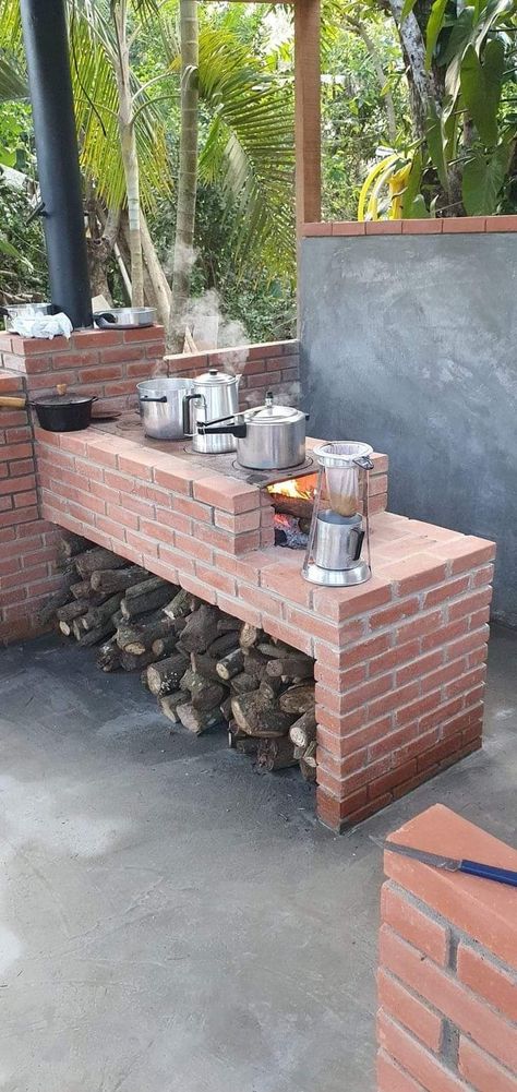 Outdoor cooking stove