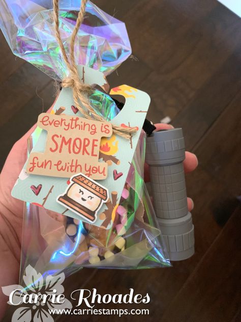 Love you S'more party favor for a camping themed birthday party. Camping Theme Favors, One Happy Camper Goodie Bags, S’mores Goodie Bags, Camp Party Favors, Camping Birthday Party Favors, Smores Ideas, Camping Themed Birthday Party, Camping Party Favors, Camping Theme Party