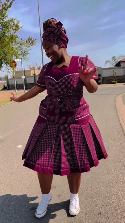 Makoti Attire, Shweshwe Dresses For Makoti, Shweshwe Dresses Patterns, Sotho Traditional Dresses, Sesotho Traditional Dresses, Pedi Traditional Attire, African Head Dress, Cottage Patio, Xhosa Attire