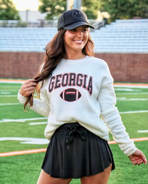 Game day is here 🏈🐾 Be sure to tag to tag us in your photos for a chance to be featured on our stories. Shop these looks in store today, we are open 10-5 🛍️ #godawgs #sicem Athletic Skort Outfit, Athletic Skirt Outfit, Skort Outfit, Georgia Football, Athletic Skort, Athletic Skirt, Active Lifestyle, Skirt Outfits, Fleece Fabric