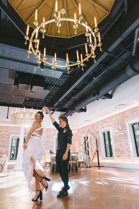 7 Best Unique Tampa Bay Wedding Venues | Photography by Red Mesa St Pete Wedding, Tampa Wedding Venue, St Pete Wedding, Industrial Wedding Venues, Wedding Venues Indoor, Florida Wedding Venues, Historic Wedding, Indoor Ceremony, Wedding Vendor