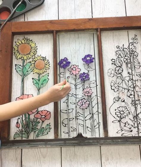 Old Windows Painted, Old Window Art, Old Window Crafts, Window Pane Art, Old Window Decor, Painted Window Art, Painting On Glass Windows, Old Window Projects, Painted Windows