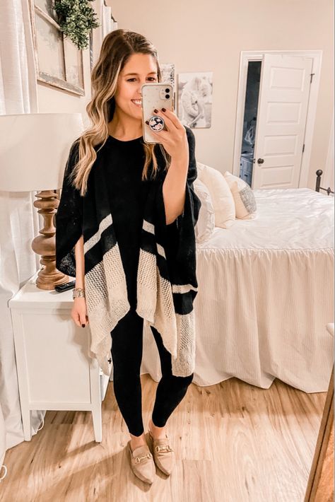 Comfy Dressy Outfits Winter, Dressy Teacher Outfits Winter, Legging Teacher Outfits, Leggings Dressy Outfit, Leggings And Booties Outfit, Kimono Sweater Outfit, Fall Outfits Teachers, Fall Dressy Outfits Women, Comfy Dressy Outfits