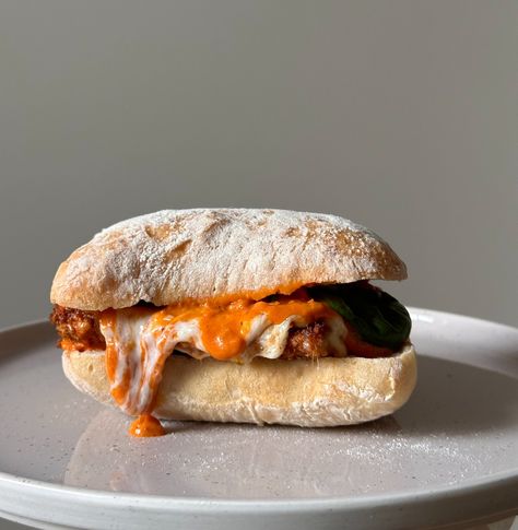 spicy vodka chicken parm sando — baby cocinera Vodka Chicken Parm, Vodka Chicken, Creamy Vodka Sauce, Pasta Alla Vodka, Alla Vodka, Vodka Sauce, Chicken Parm, How To Make Sandwich, Bread Roll